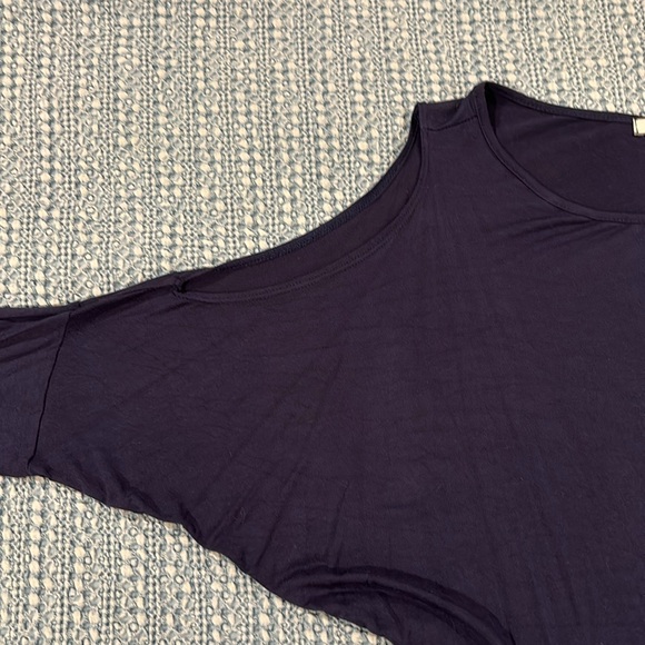 Emma’s Closet navy cold shoulder top - Picture 2 of 3